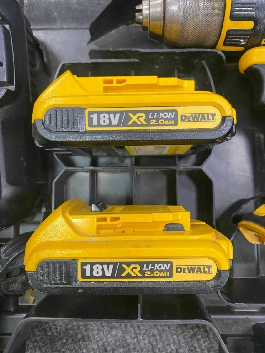 Dewalt DCD790 Drill + 2x 2AH + Charger - Image 4