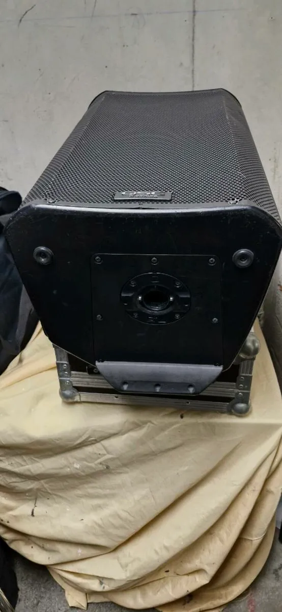 QSC K12 1000 watt active speaker - Image 4