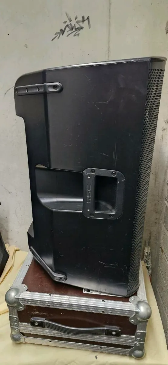 QSC K12 1000 watt active speaker - Image 3
