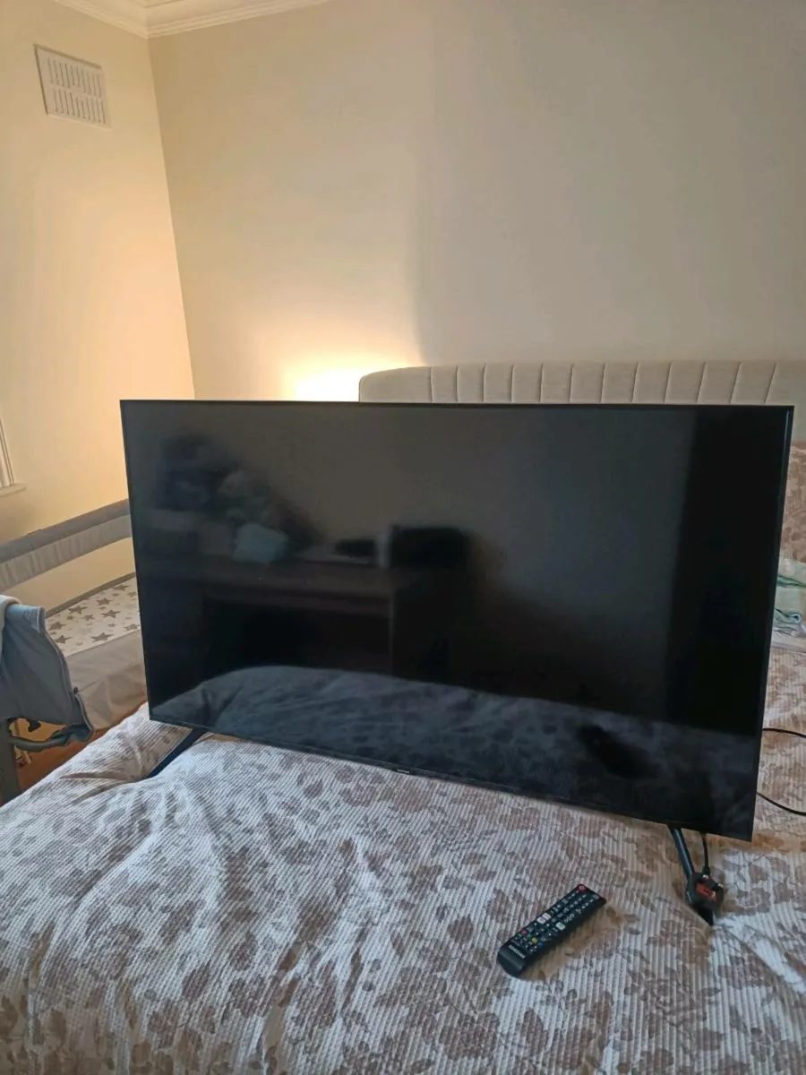 50" Samsung Tv - Image 3