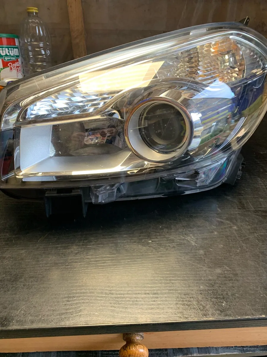 Nissan qashqay head light - Image 1