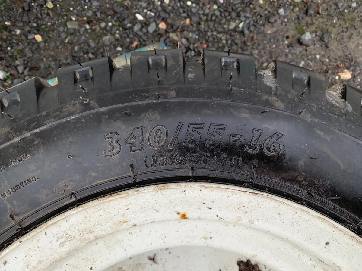 UNRESERVED UNUSED BKT GRASS TYRES & RIMS FOR AUCT - Image 4