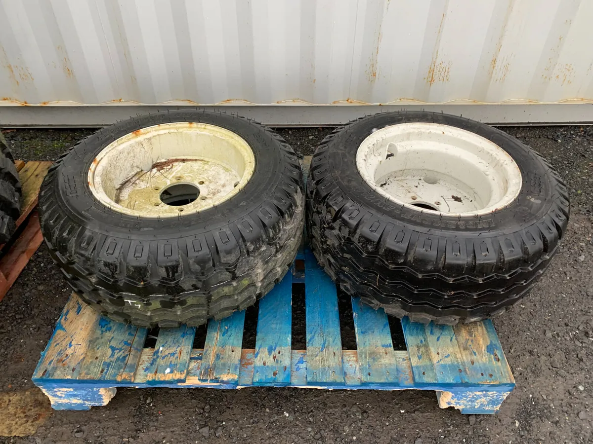 UNRESERVED UNUSED BKT GRASS TYRES & RIMS FOR AUCT - Image 2
