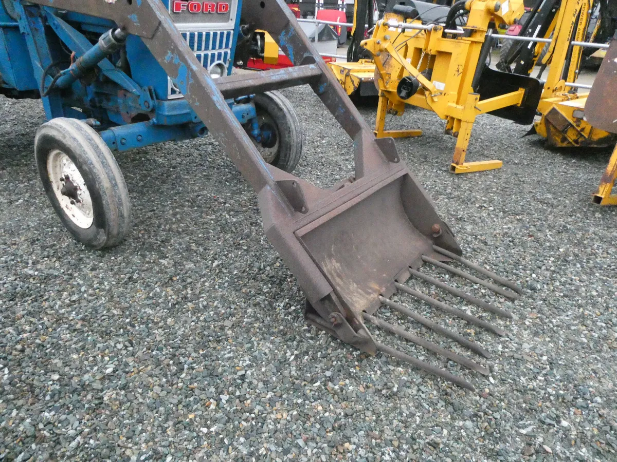 Ford 4000 Tractor - Image 4