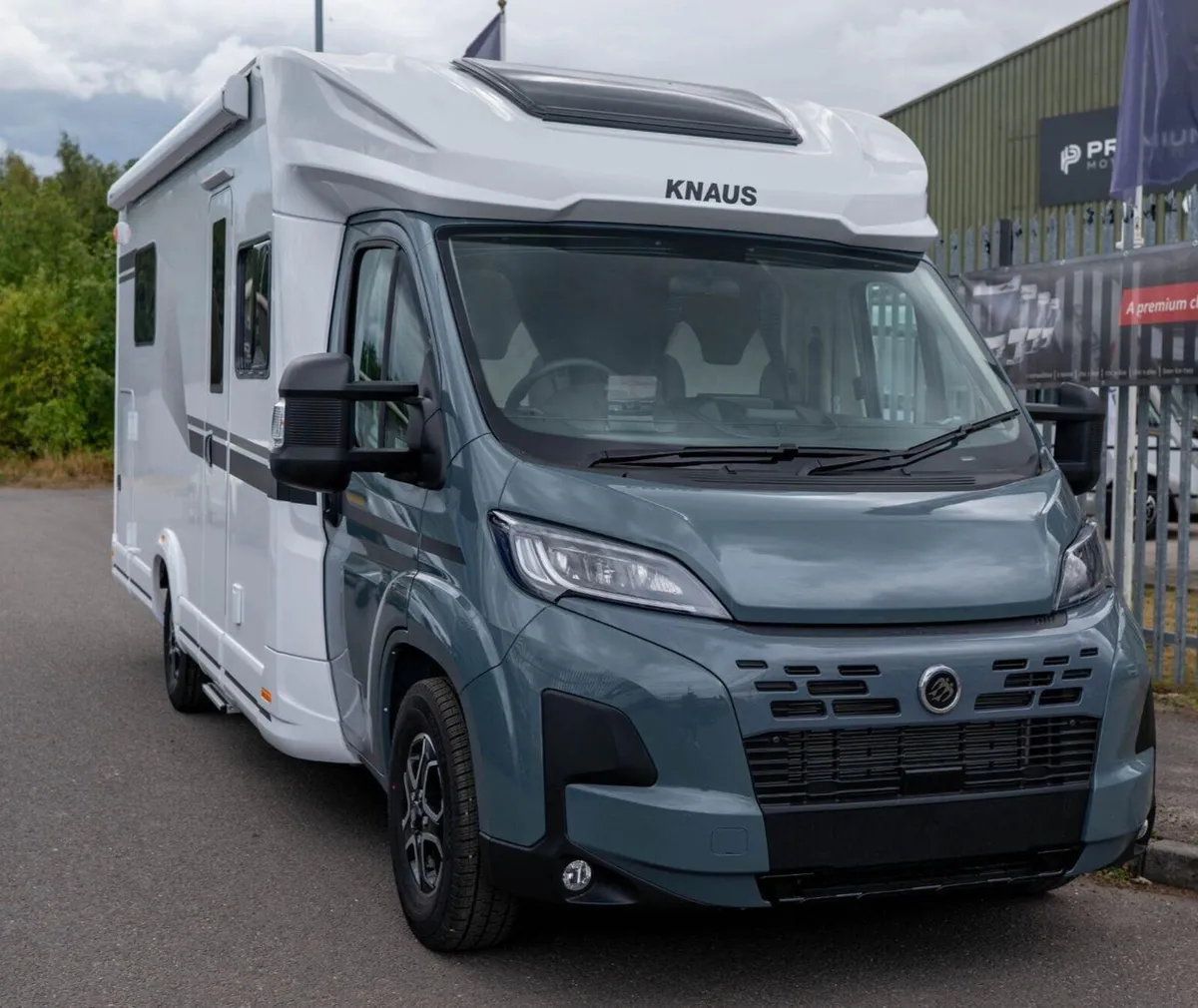 2026 KNAUS L!VE WAVE 700 LX - Image 2