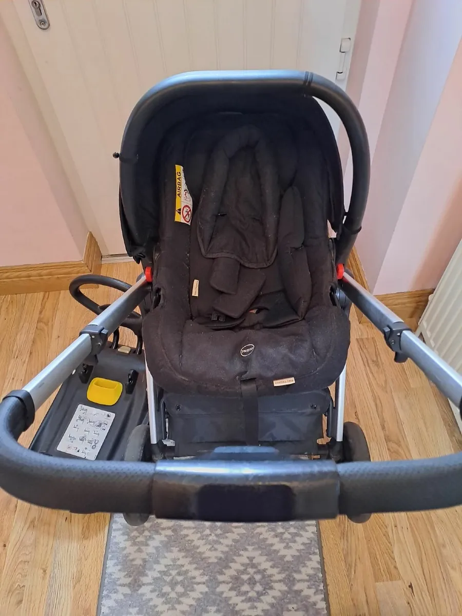 Baby travel system - Image 1
