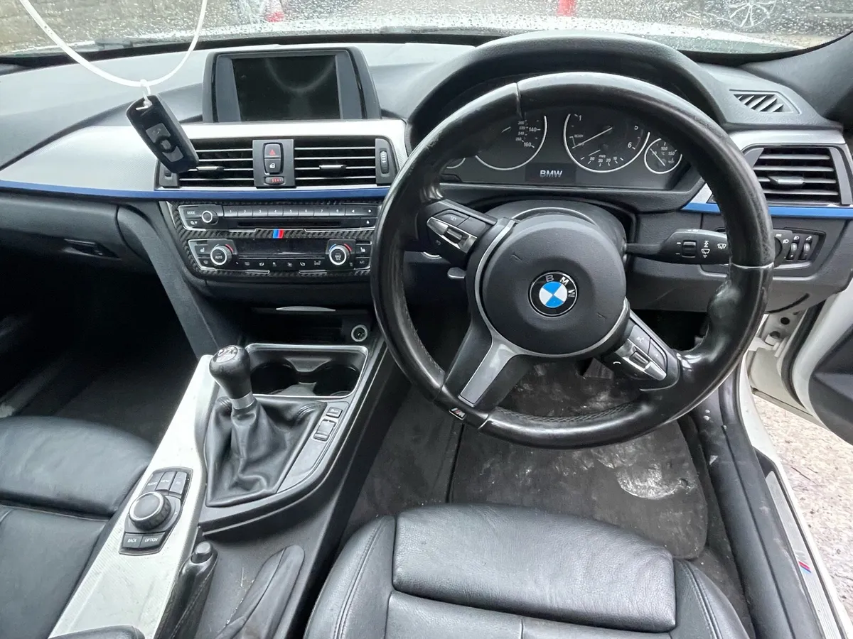 🟢 2013 BMW 318 f30 ⚠️BREAKING FOR PARTS⚠️ - Image 3