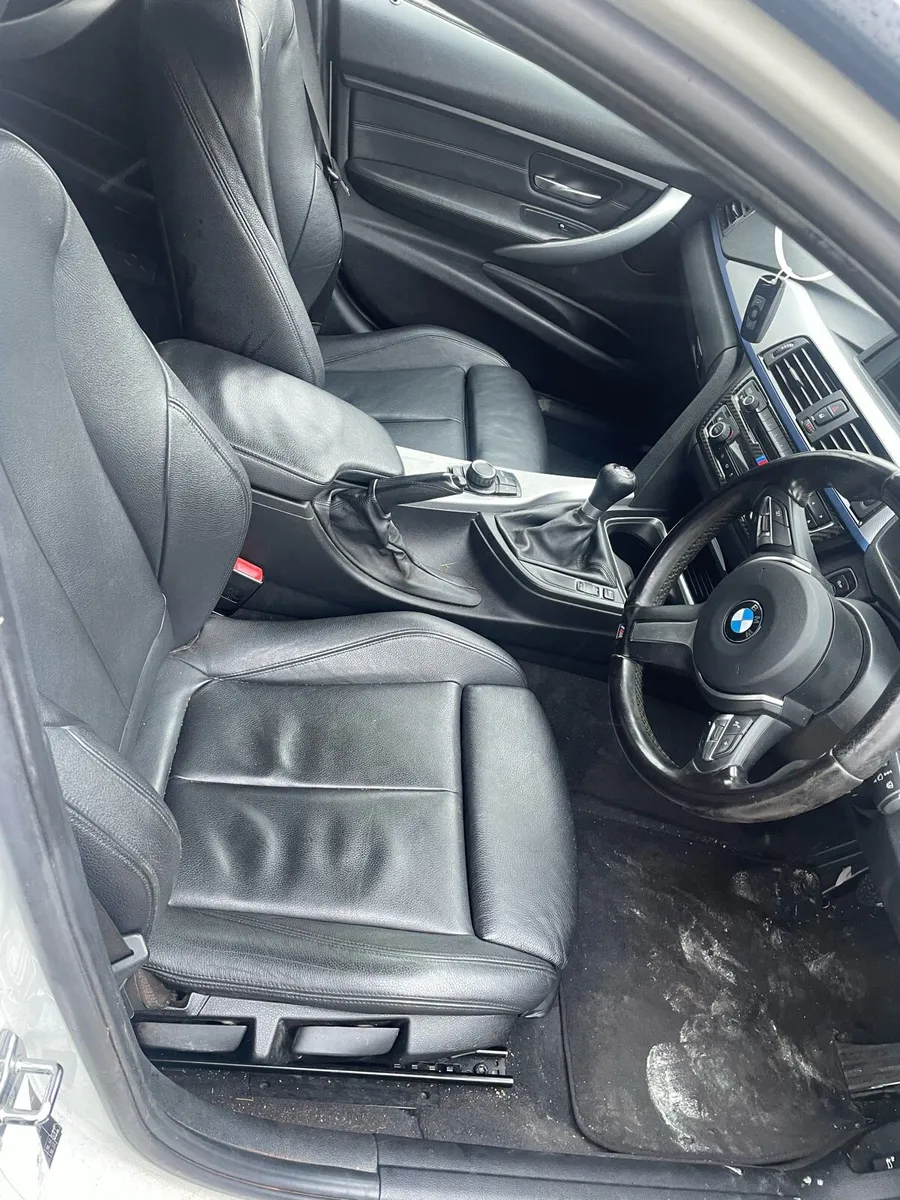🟢 2013 BMW 318 f30 ⚠️BREAKING FOR PARTS⚠️ - Image 4