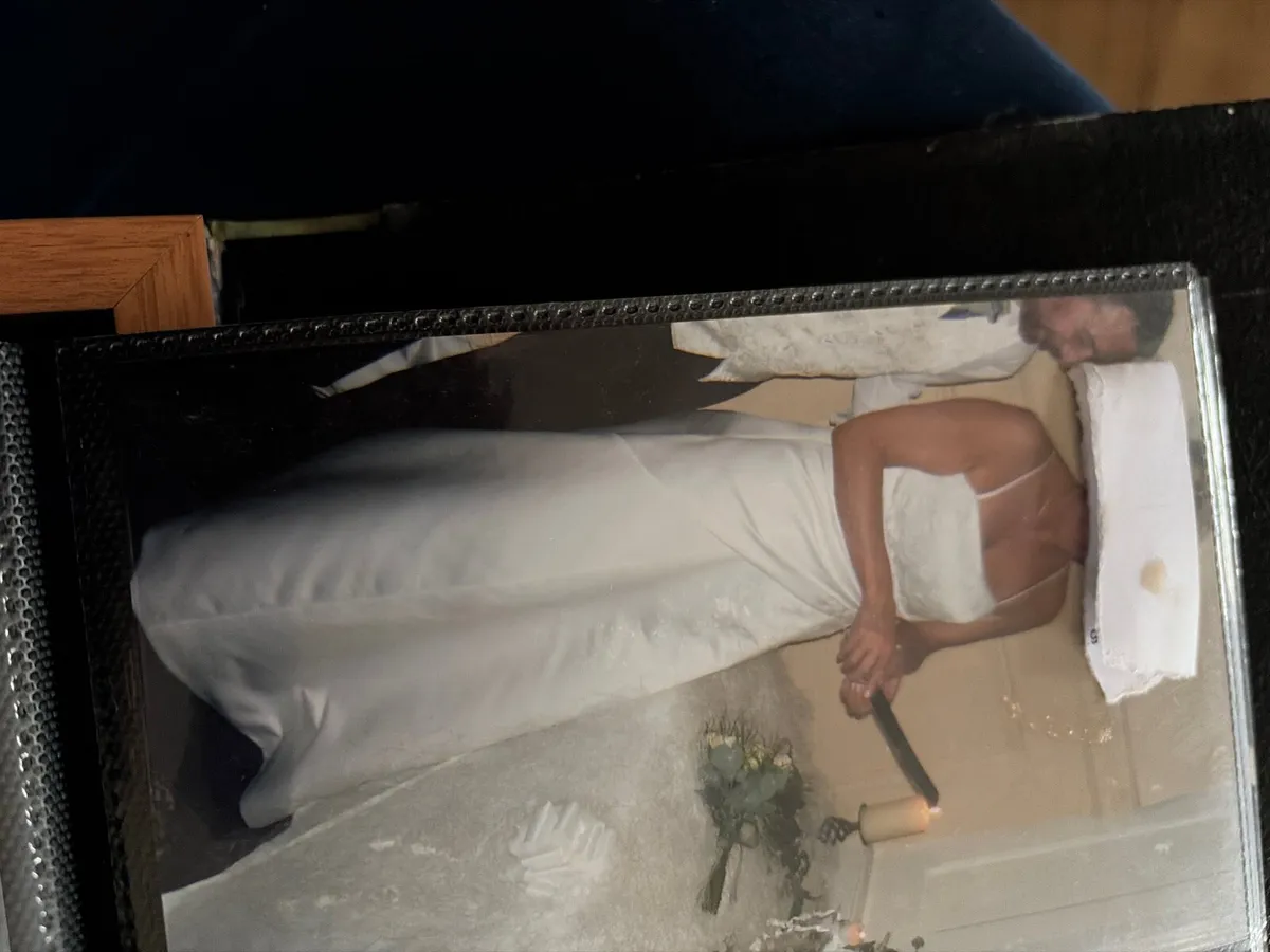 Wedding dress - Image 2