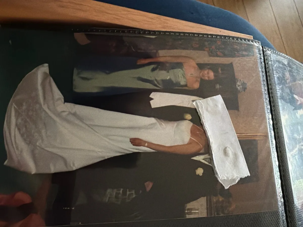 Wedding dress - Image 3