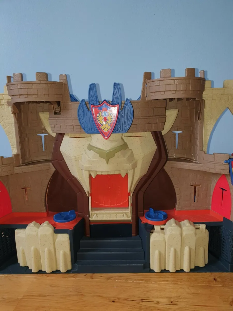Toy imaginext castle and assesories - Image 1