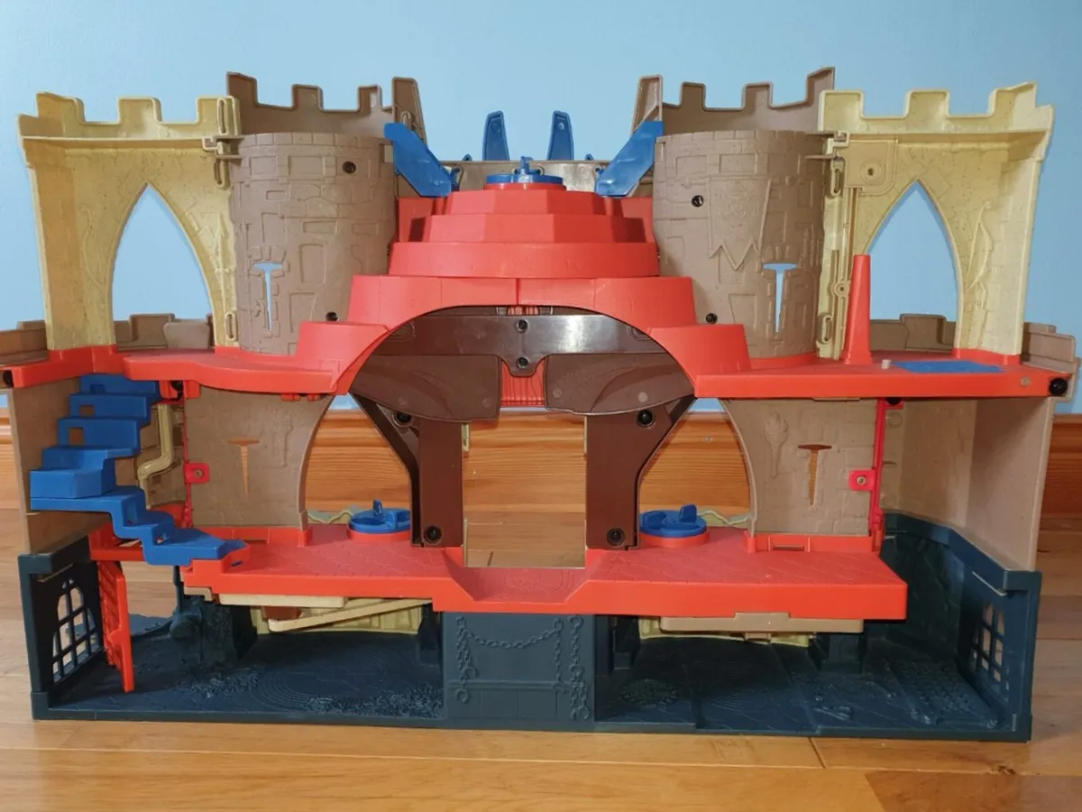 Toy imaginext castle and assesories - Image 3