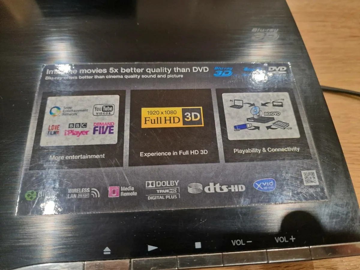 Sony Blu-Ray 3D/DVD player - Image 2