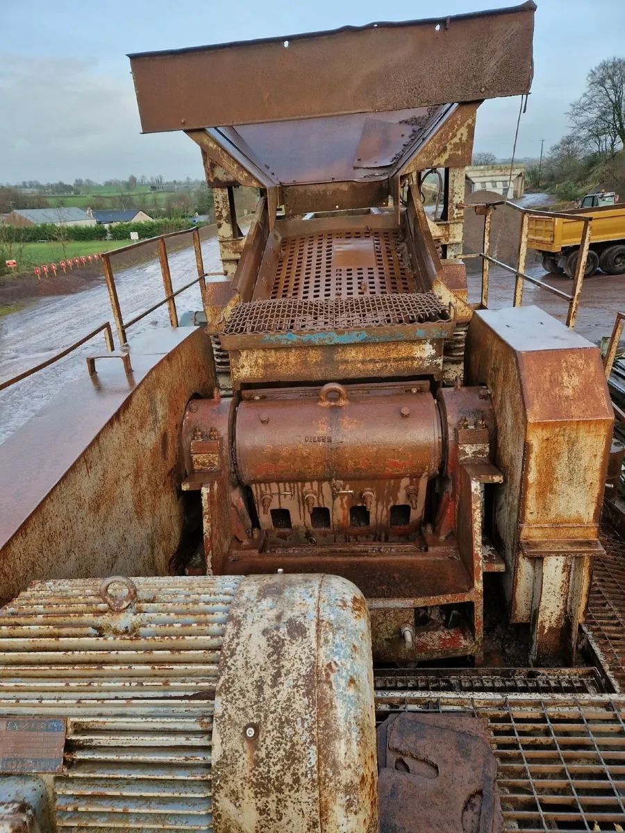 Secondary crusher with pre screen - Image 3