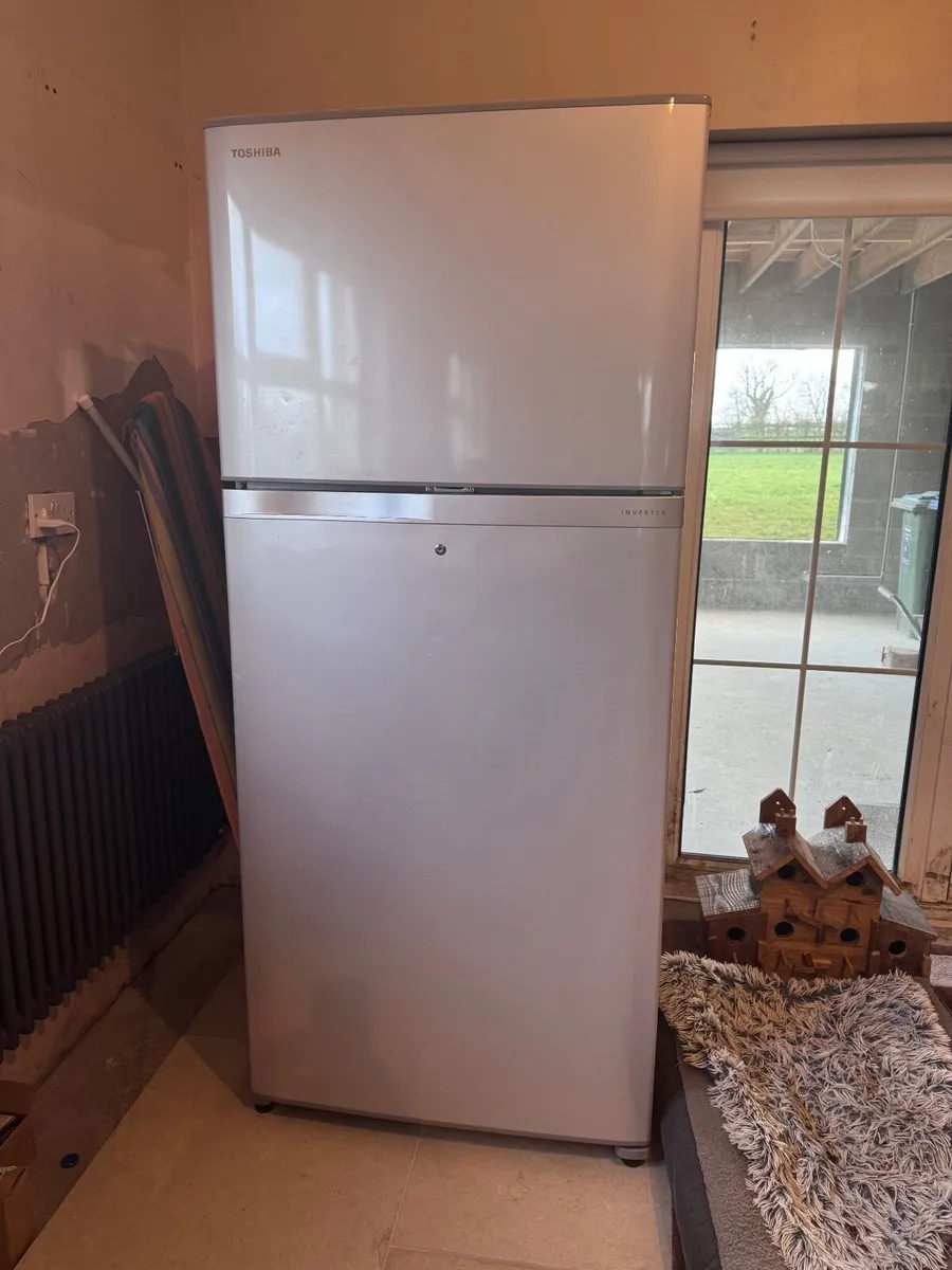 Toshiba large Fridge freezer - Image 2