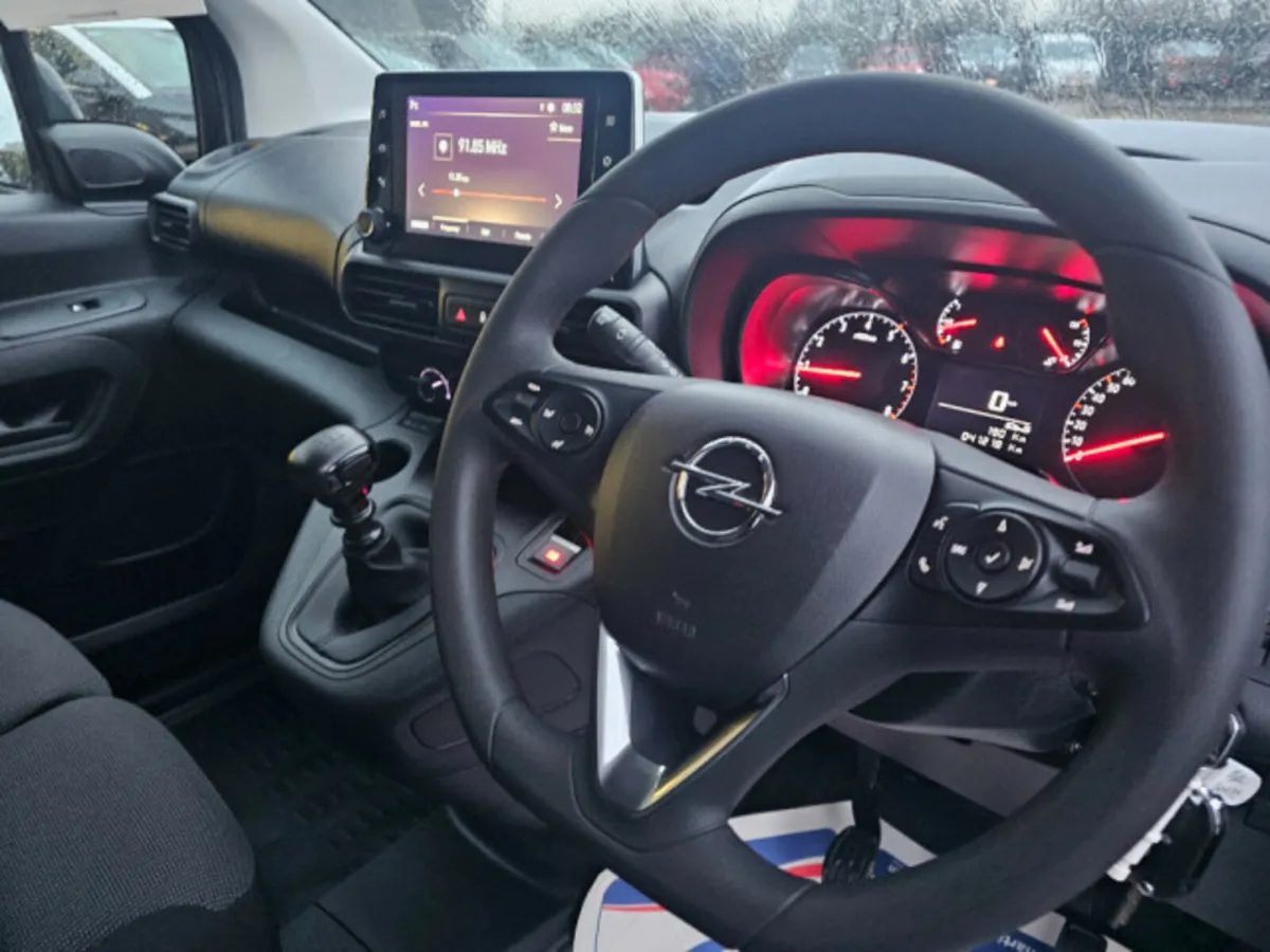 Opel Combo Sport 1.5 100PS - Image 4