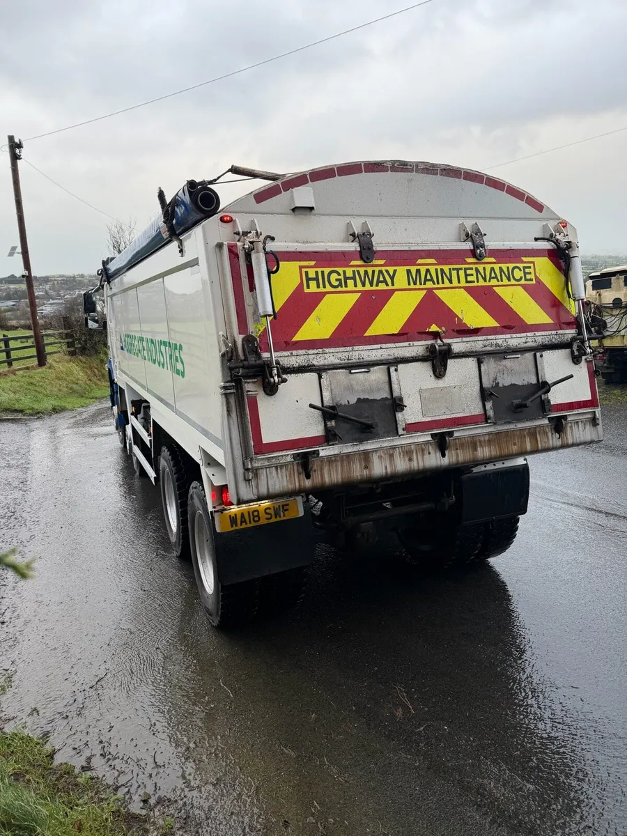2018 Volvo FM450 8x4 Tipper - Image 4