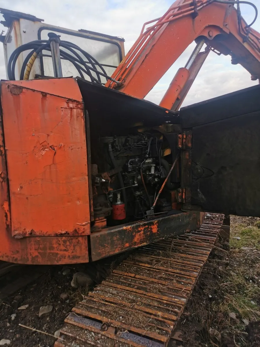 Hitachi URG 5 ton digger - Image 2