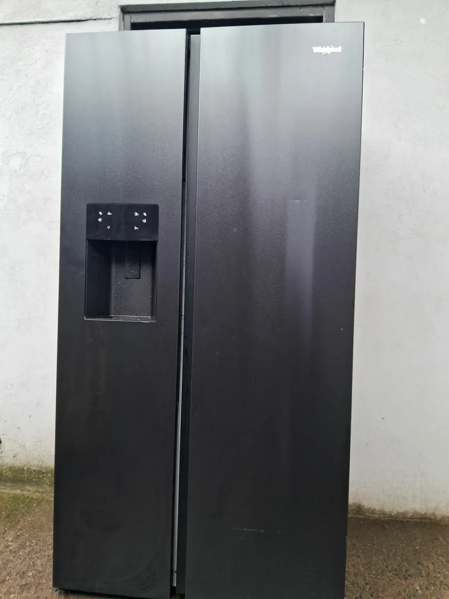 EX DISPLAY BRAND NEW AMERICAN FRIDGE AND FREEZER - Image 1