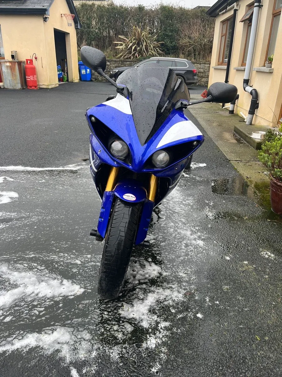 Yamaha R1 - Image 2