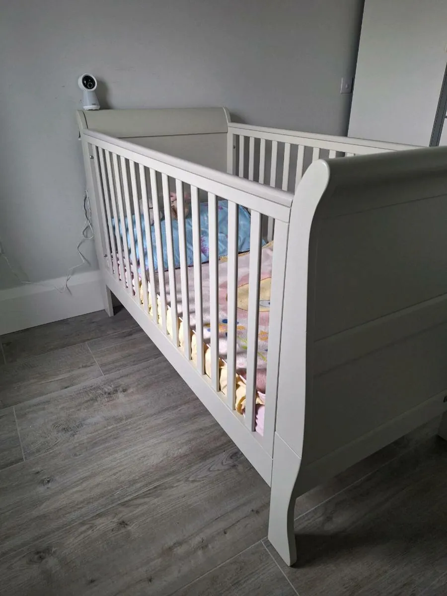 Mamas & Papas Mia Sleigh Cot Bed - Image 3