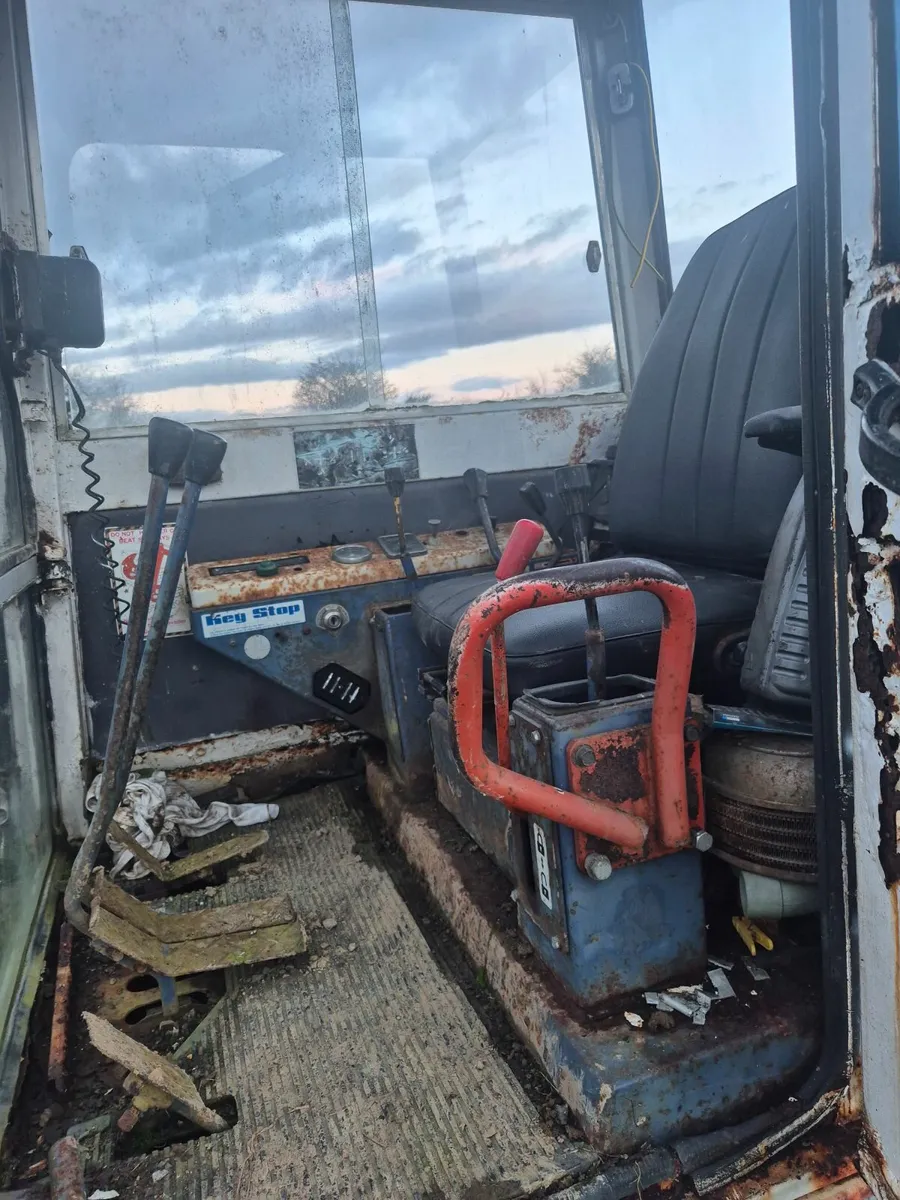 Kubota kh151 5ton digger - Image 2