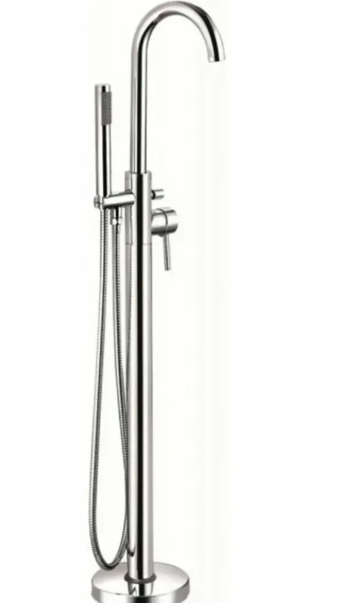 Free Standing Bath With Curve Floor Standing Bath - Image 4