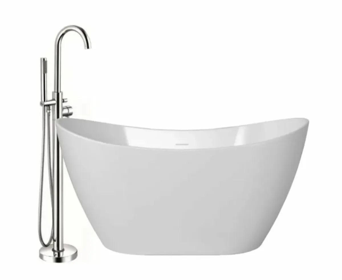 Free Standing Bath With Curve Floor Standing Bath - Image 1