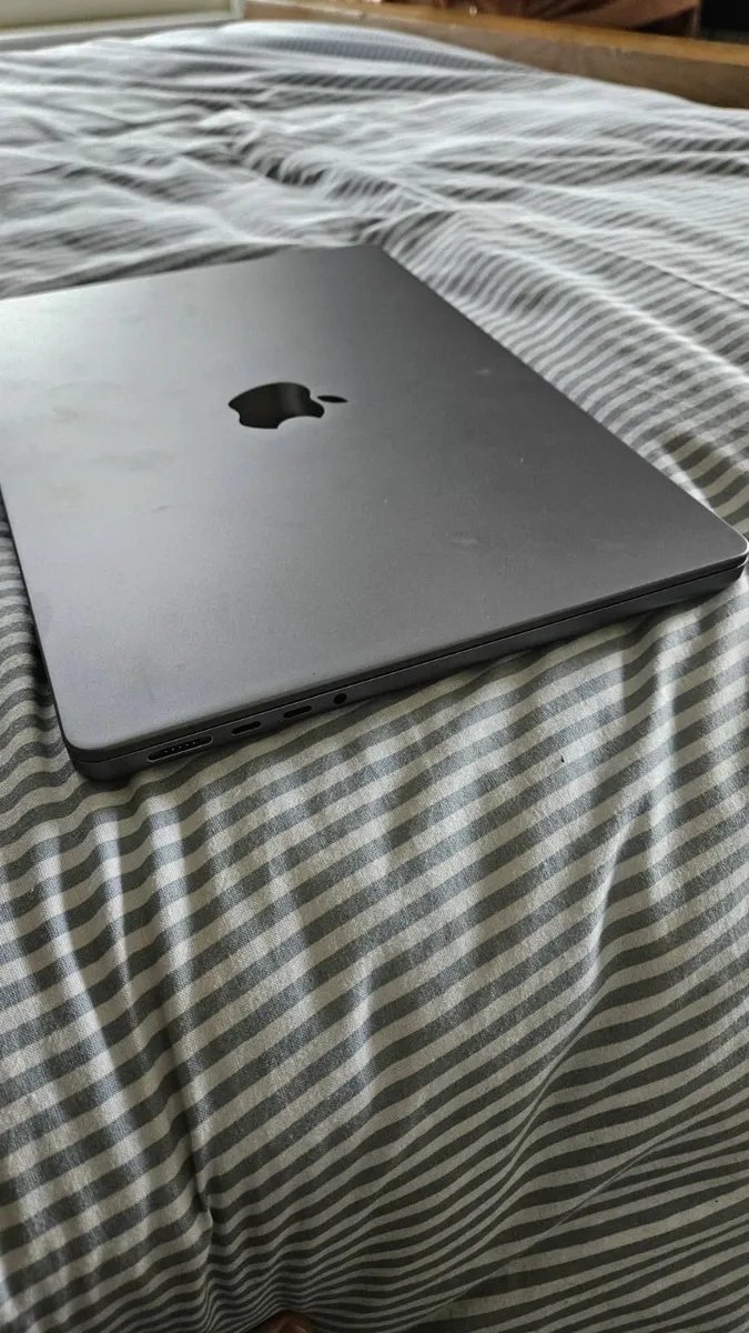 Apple MacBook Pro 14-inch (2021) M1, 1TB SSD, 16GB - Image 3