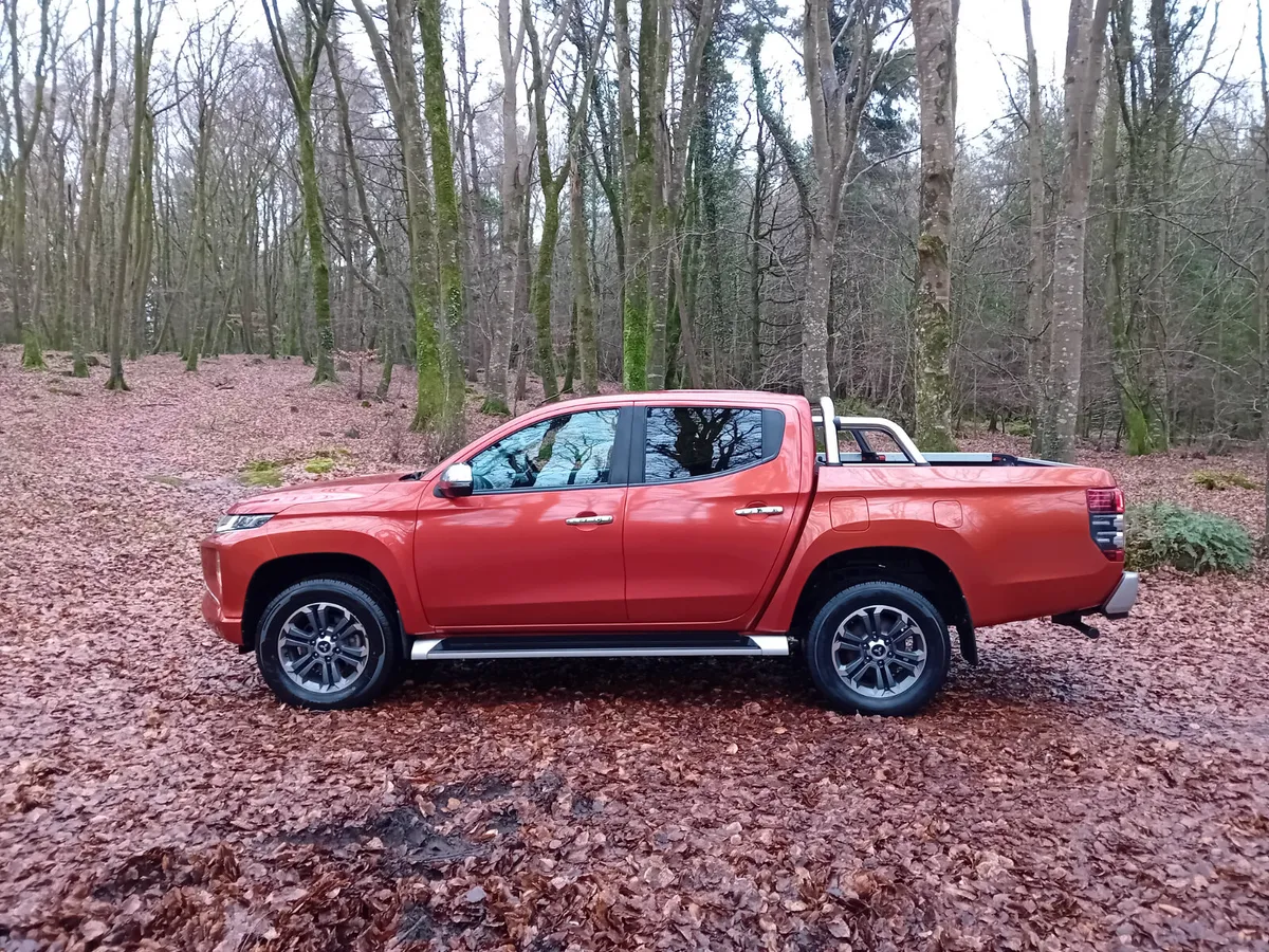 191 MITSUBISHI  L200, 2.3 DID INTENSE 4X4 6 SPEED - Image 4