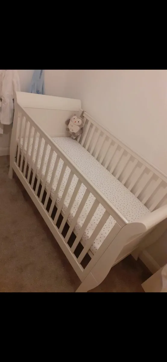 Mamas and Papas Cot Bed and Mattress - Image 2