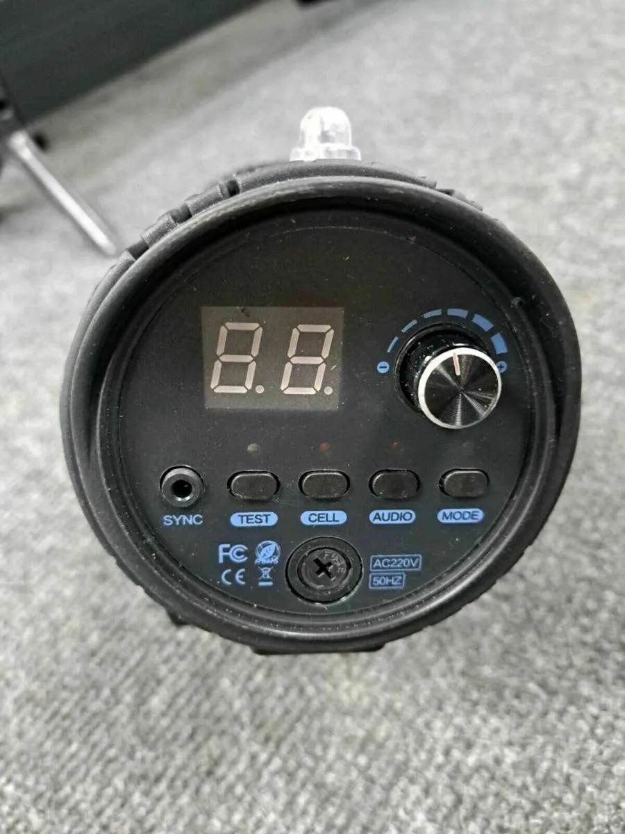 Neewer N300W Monolight - Image 1