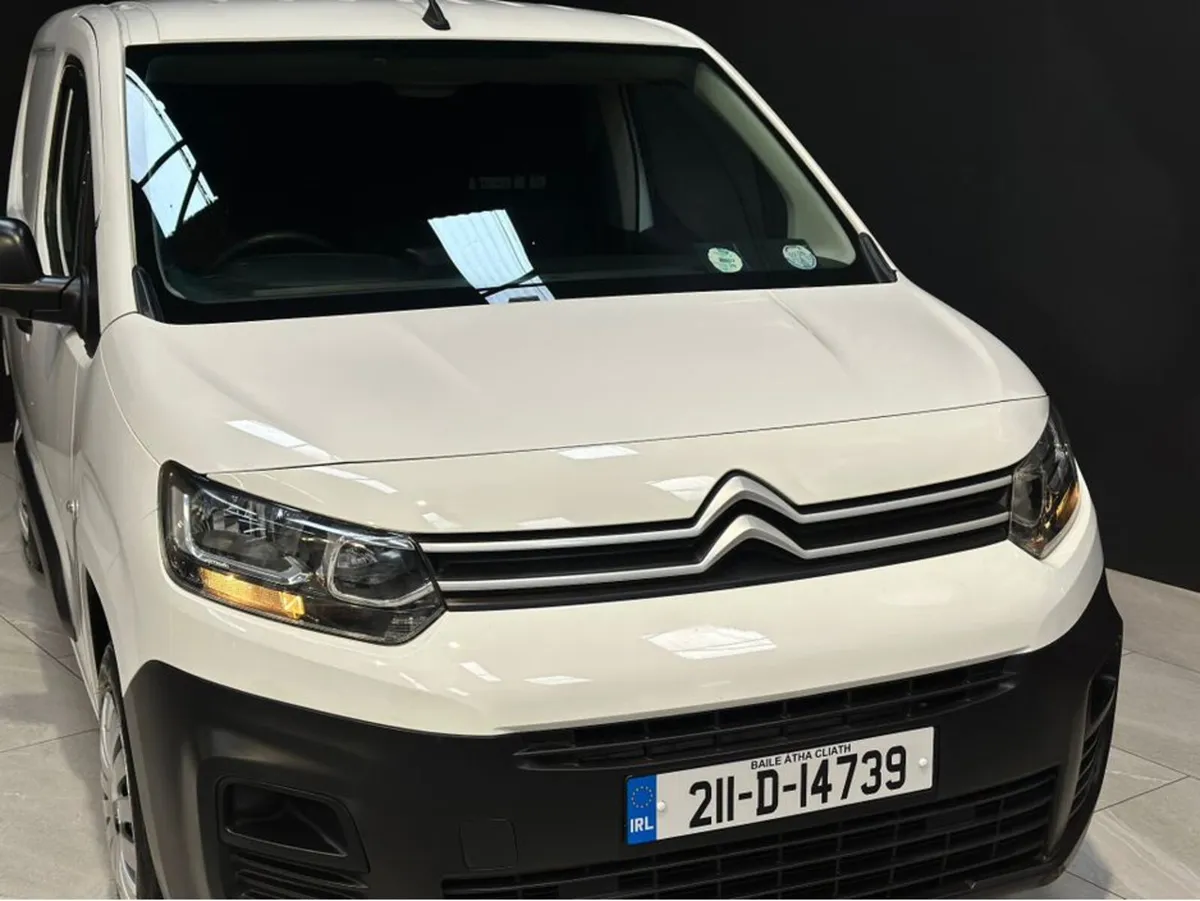 3 SEATER VAN  PLUS VAT - Image 3