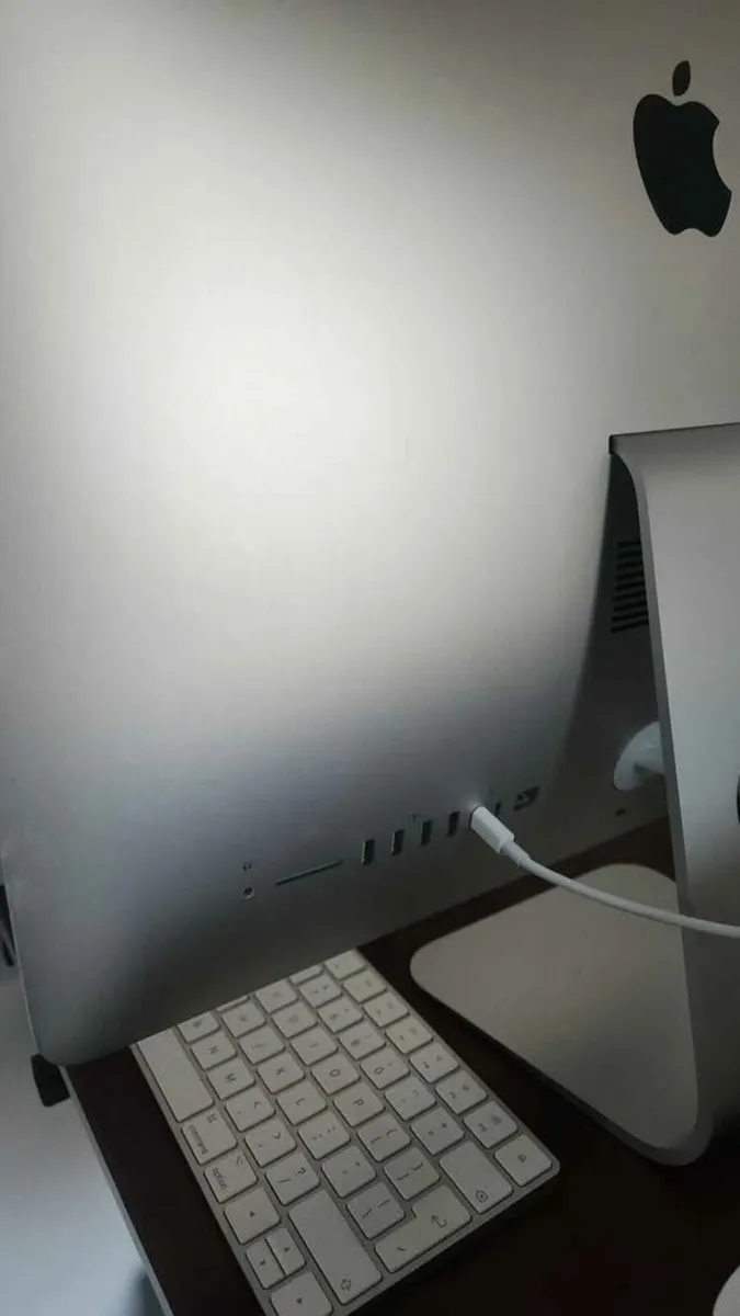 Apple iMac 4k 21.5' (2019) i3 1TB HDD 8GB RAM - Image 2