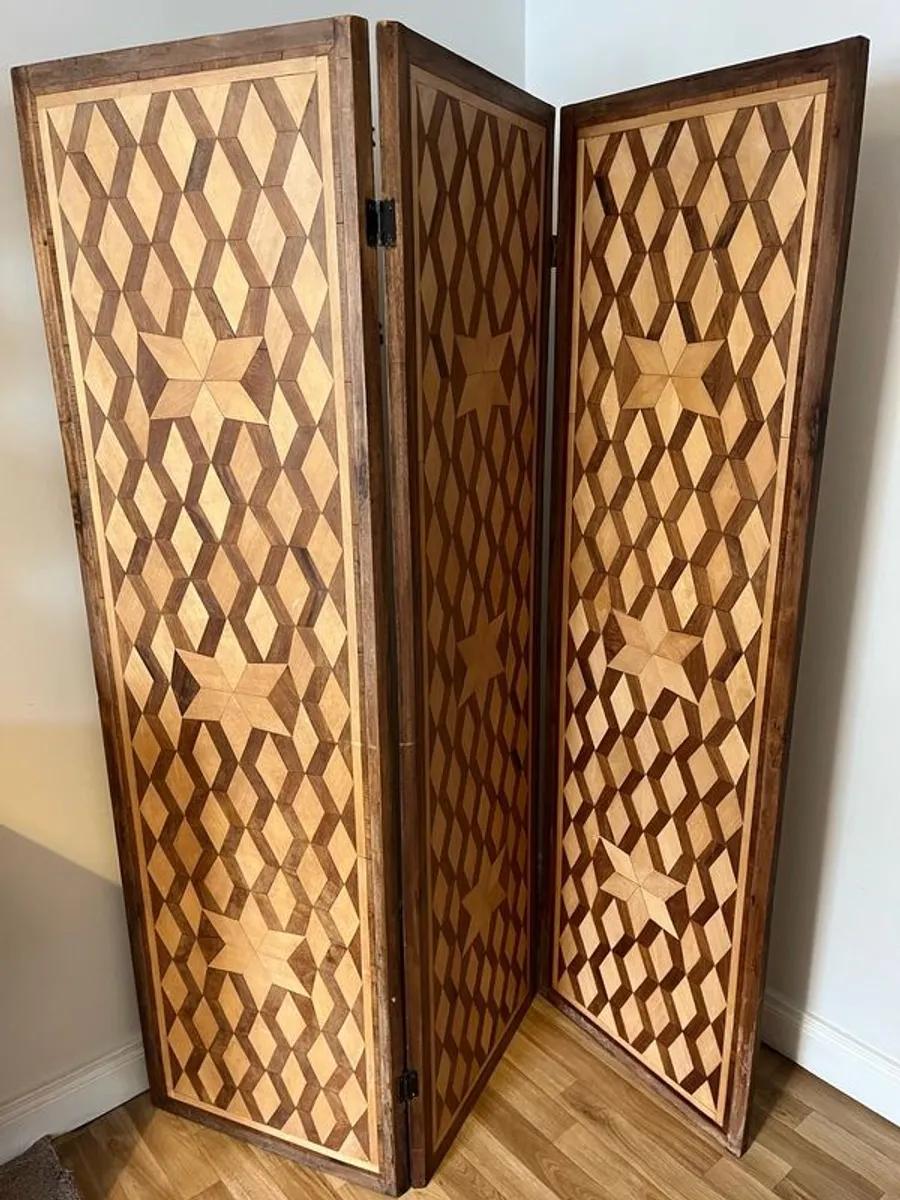 Room divider, folding screen
