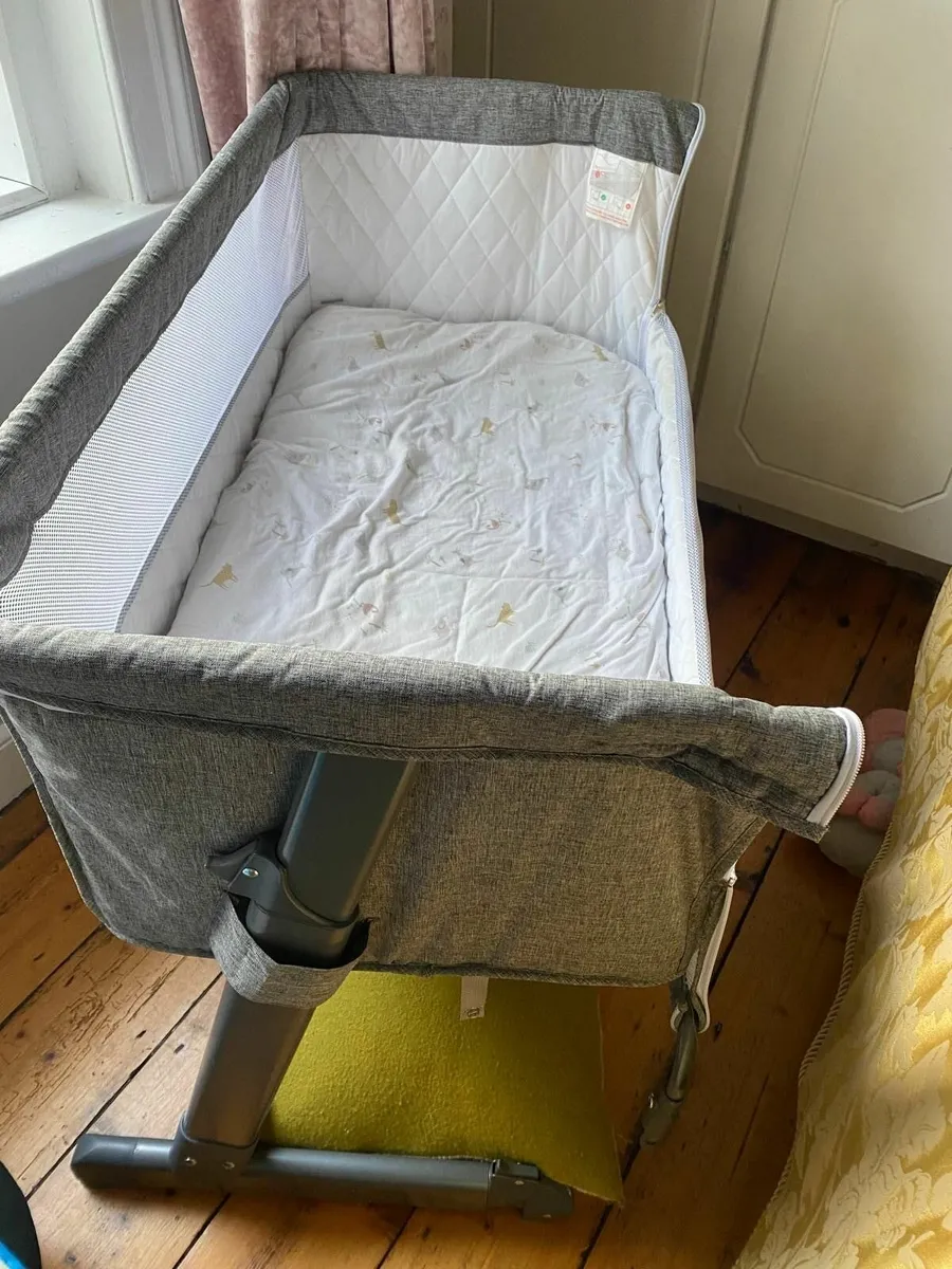 Cot- co-sleeper Babylo Cozi Sleeper Bedside Crib - Image 1