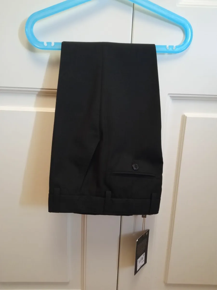 Boys Suit in Black NEW - Image 4