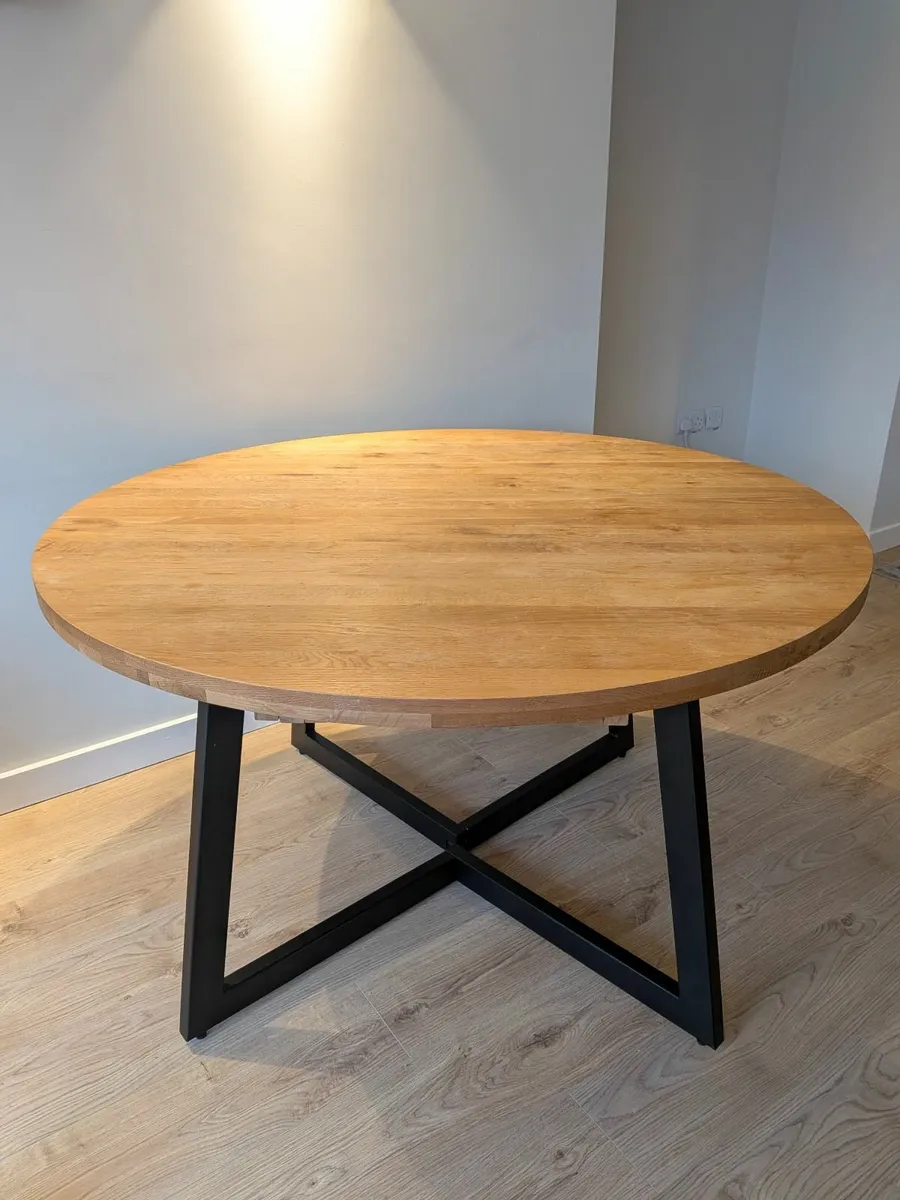 Kitchen table - Image 1