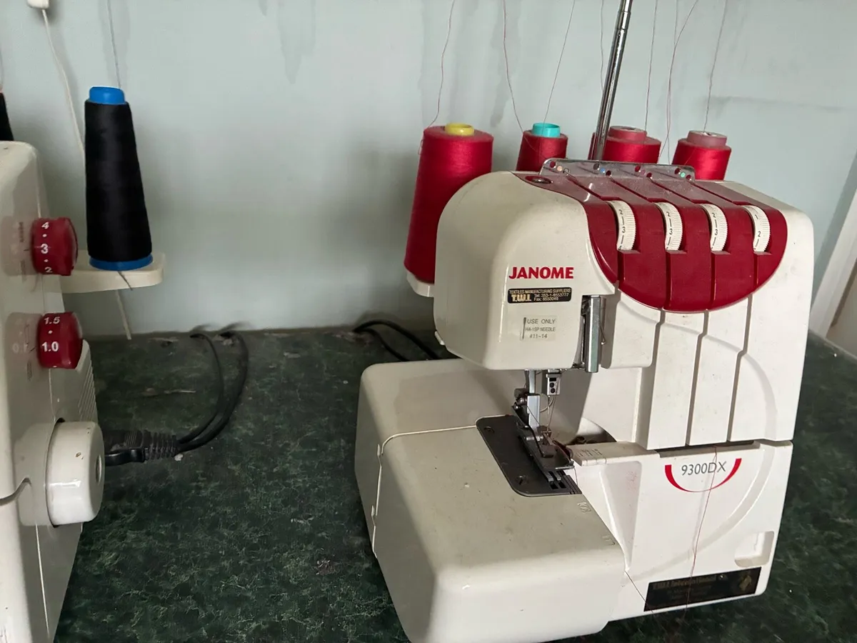 Janome 9300dx overlockers - Image 2