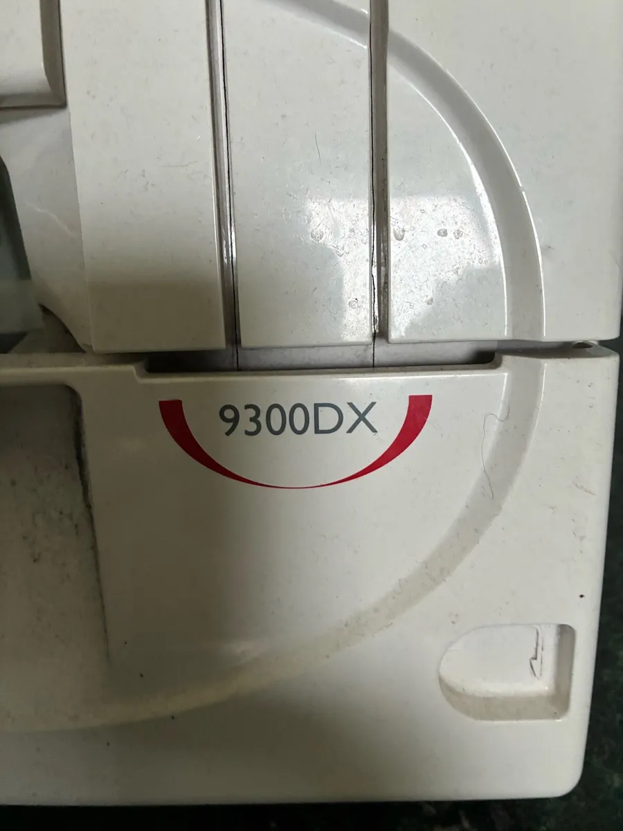 Janome 9300dx overlockers - Image 3
