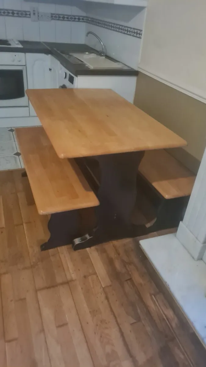 Bench seat  x 2 and table - Image 1