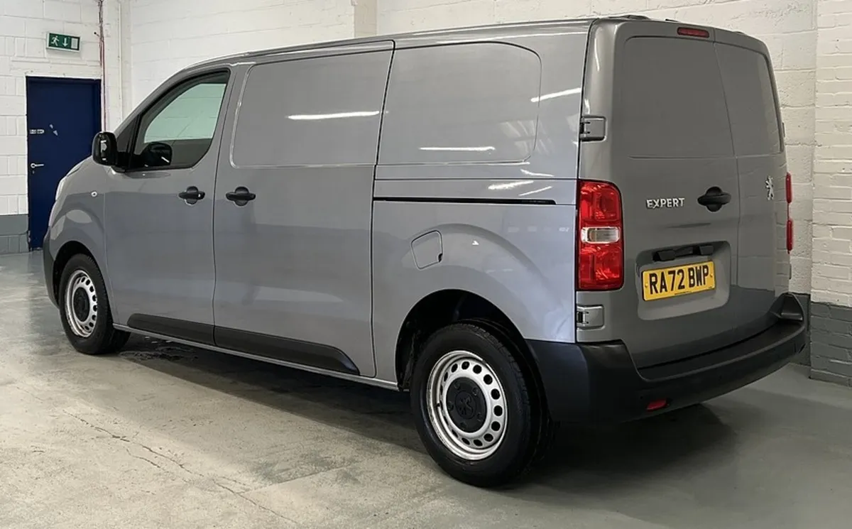 2023 Peugeot Expert Panel Van - Image 2