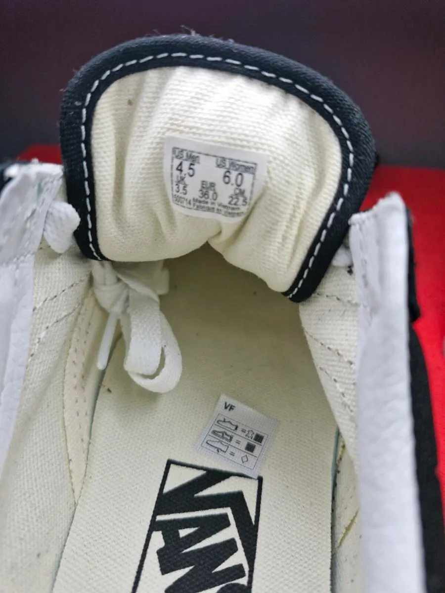 Vans - Image 4