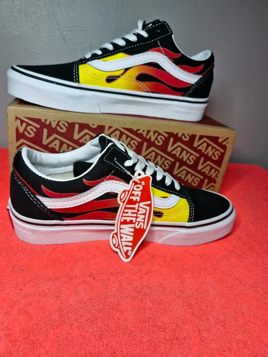 Vans - Image 1
