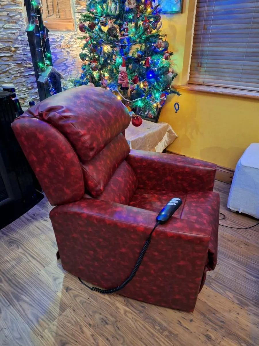 Electric riser recliner armchair - Image 2