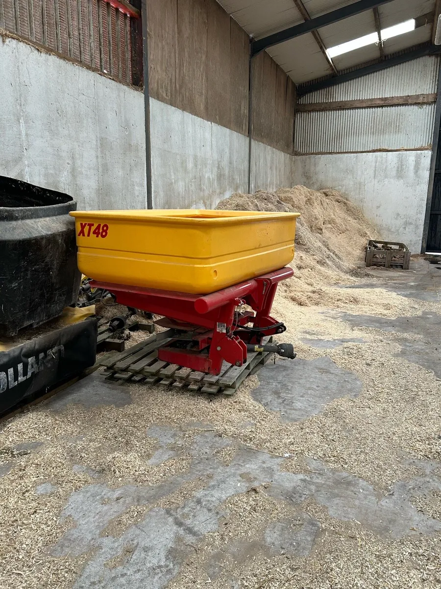 Fertiliser Spreader - Image 1