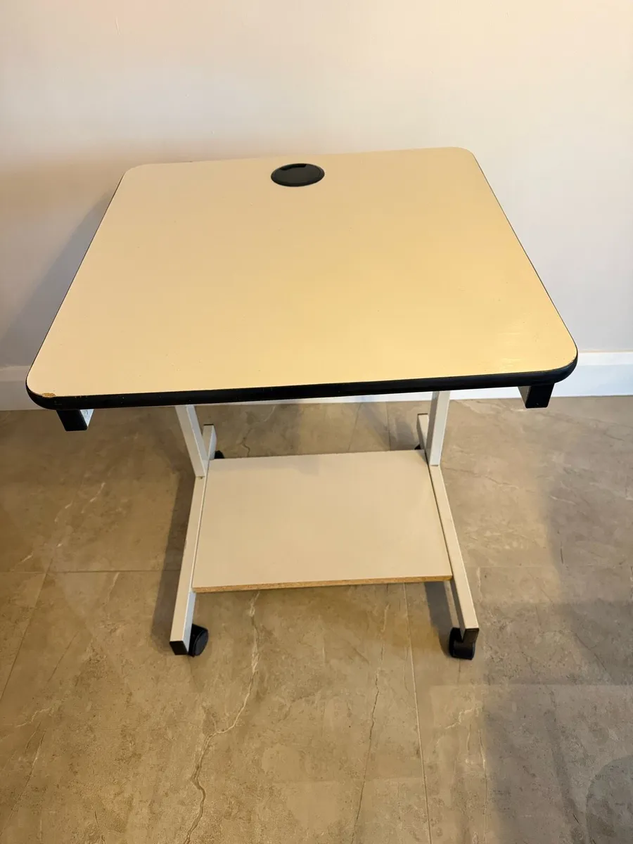 Small office desk and chair - Image 3