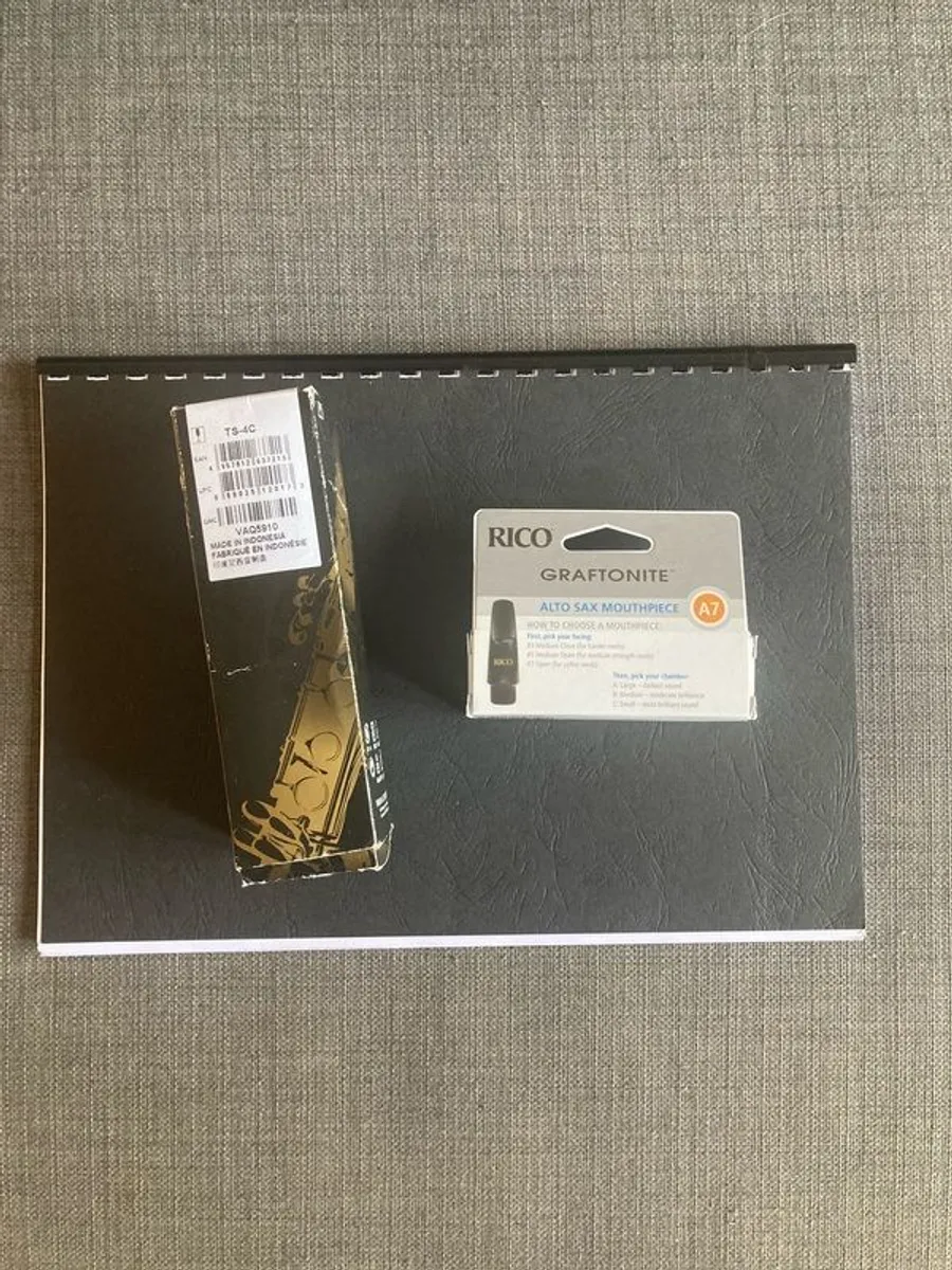 Saxophone mouthpieces & padded gigbag case - Image 2