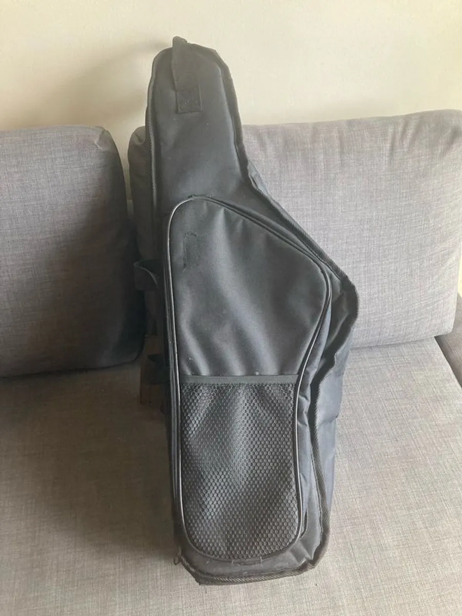 Saxophone mouthpieces & padded gigbag case - Image 3