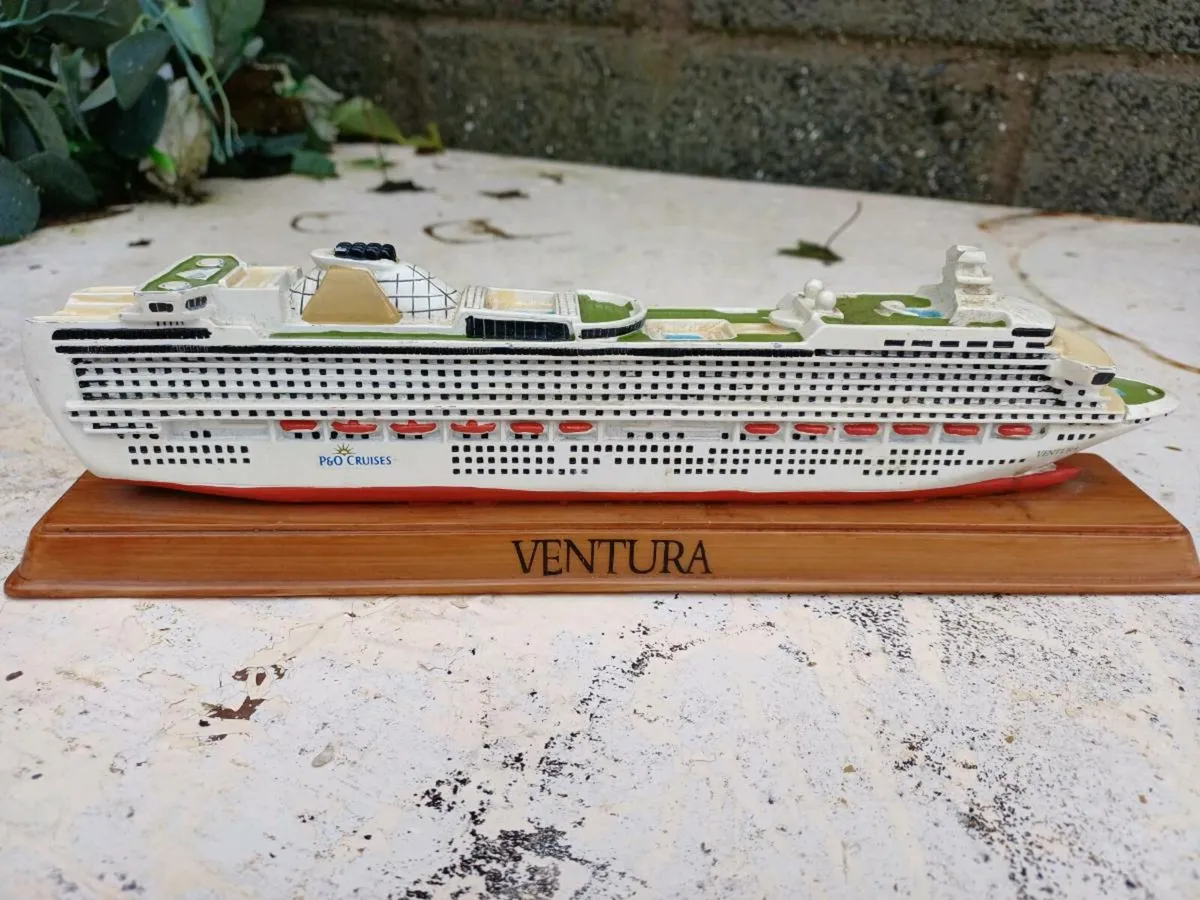Collectible Cruise Model Ship (VENTURA) - Image 2